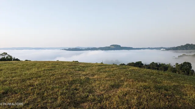 $500,000 | 223 Ulysses Daniels Lane, Harrogate, TN 37752