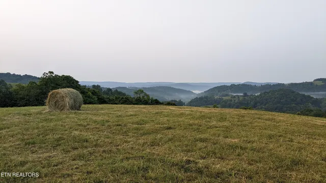 $500,000 | 223 Ulysses Daniels Lane, Harrogate, TN 37752