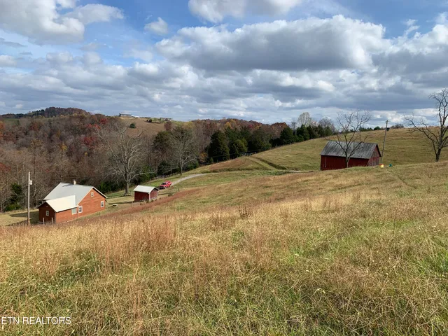 $500,000 | 223 Ulysses Daniels Lane, Harrogate, TN 37752
