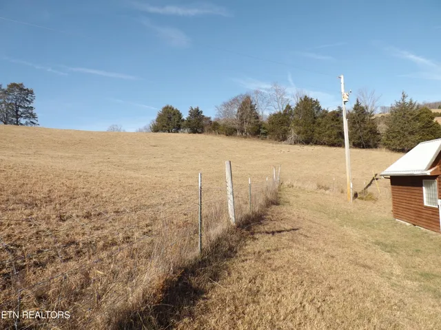 $500,000 | 223 Ulysses Daniels Lane, Harrogate, TN 37752