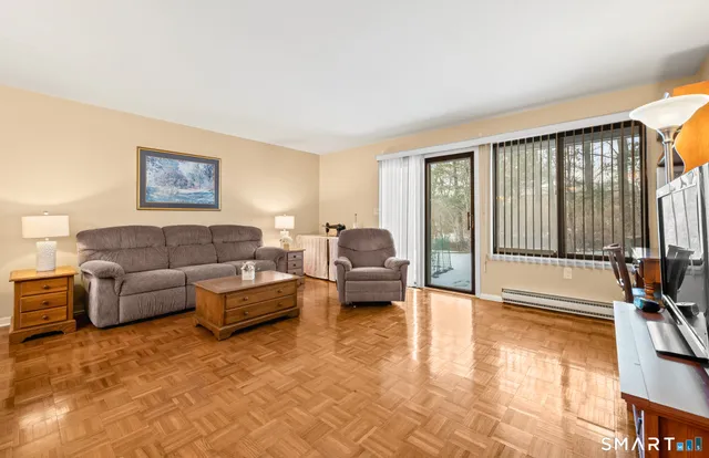 $240,000 | 3 Bayberry Court, Unit 3, Cromwell, CT 06416