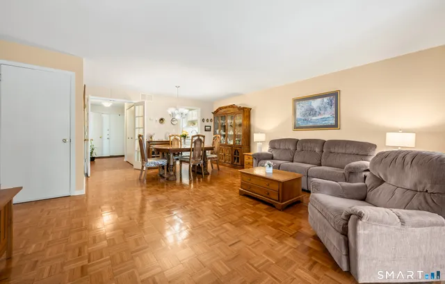 $240,000 | 3 Bayberry Court, Unit 3, Cromwell, CT 06416