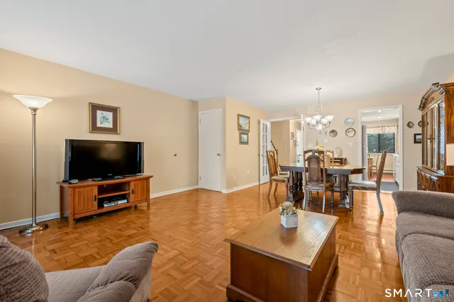 $240,000 | 3 Bayberry Court, Unit 3, Cromwell, CT 06416