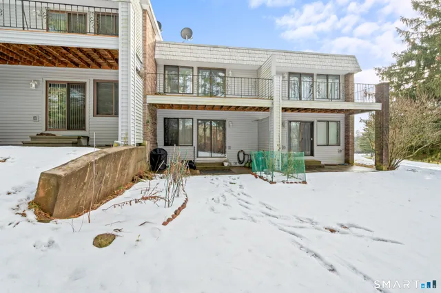 $240,000 | 3 Bayberry Court, Unit 3, Cromwell, CT 06416