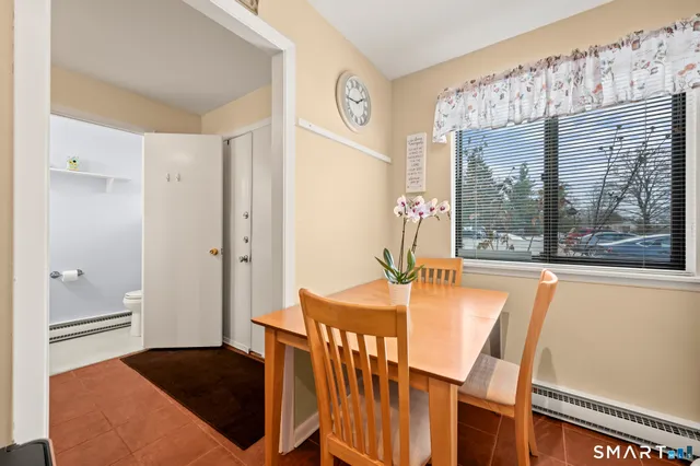 $240,000 | 3 Bayberry Court, Unit 3, Cromwell, CT 06416