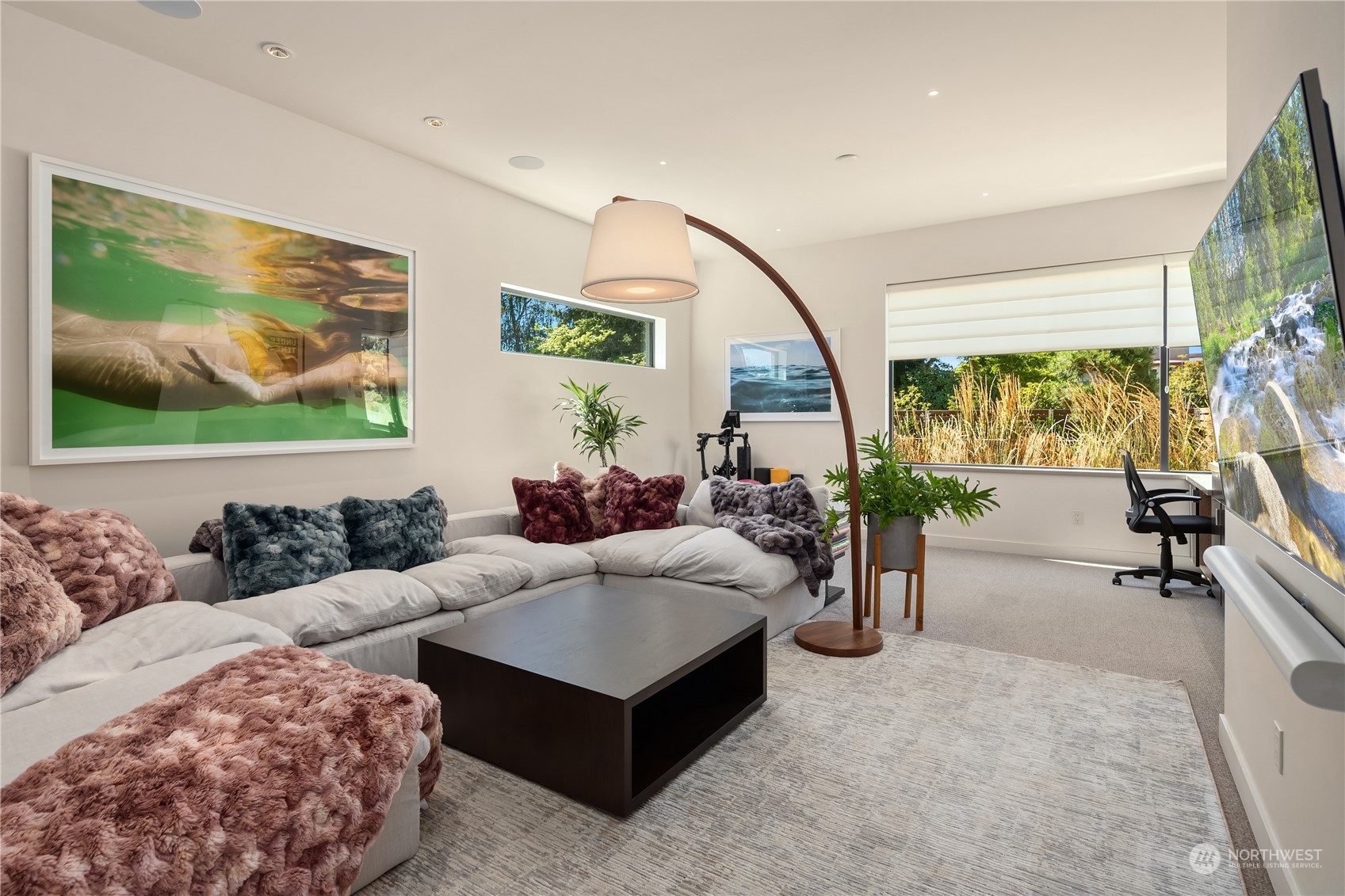 85 Cascade Key Bellevue, WA 98006 - Photo 23 of 37 a living room with furniture and a flat screen tv