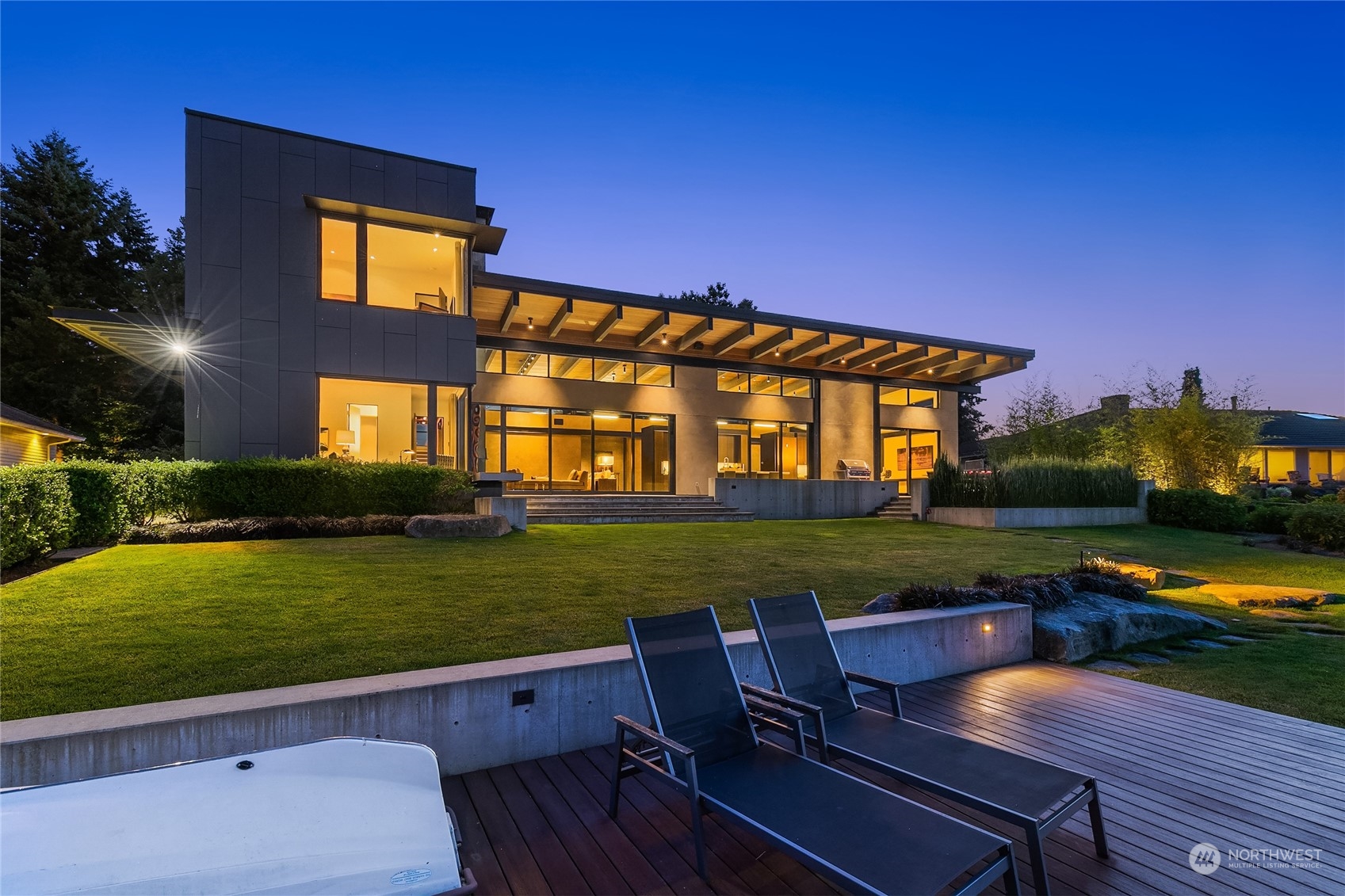85 Cascade Key Bellevue, WA 98006 - Photo 37 of 37 a view of a back yard of the house