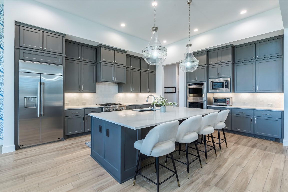 108 Gaucho Way Dripping Springs, TX 78620 - Photo 11 of 39 Kitchen