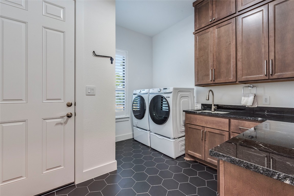 108 Gaucho Way Dripping Springs, TX 78620 - Photo 17 of 39 Laundry Room