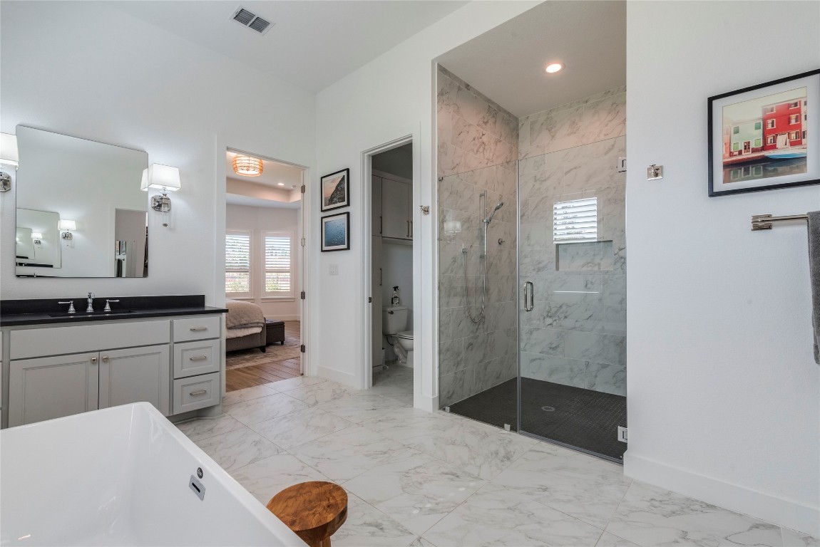 108 Gaucho Way Dripping Springs, TX 78620 - Photo 22 of 39 Primary Bath