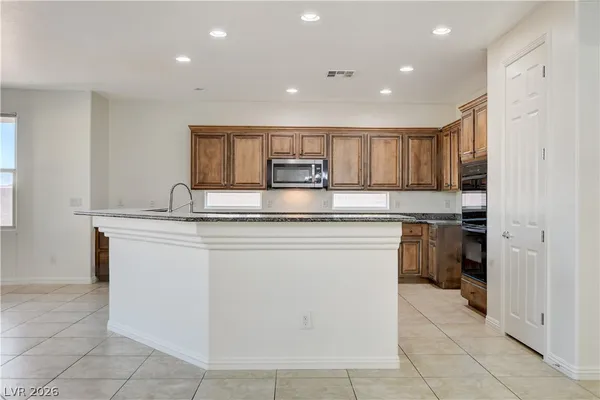 $3,000 | 8250 North Point Given Street, Las Vegas, NV 89131