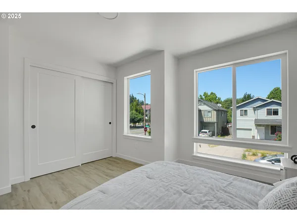 $242,500 | 14840 Northeast Couch Street, Unit 7, Portland, OR 97230