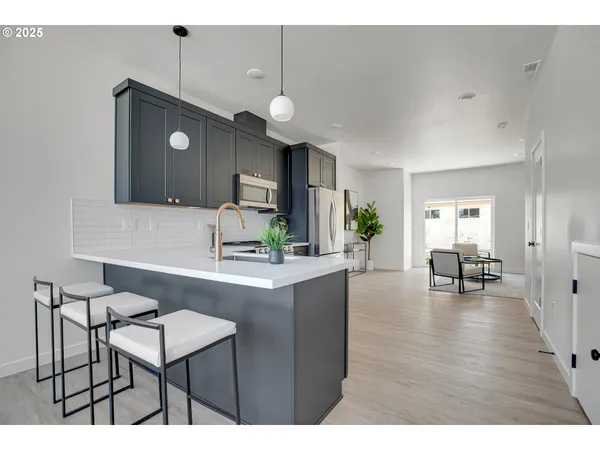 $242,500 | 14840 Northeast Couch Street, Unit 7, Portland, OR 97230