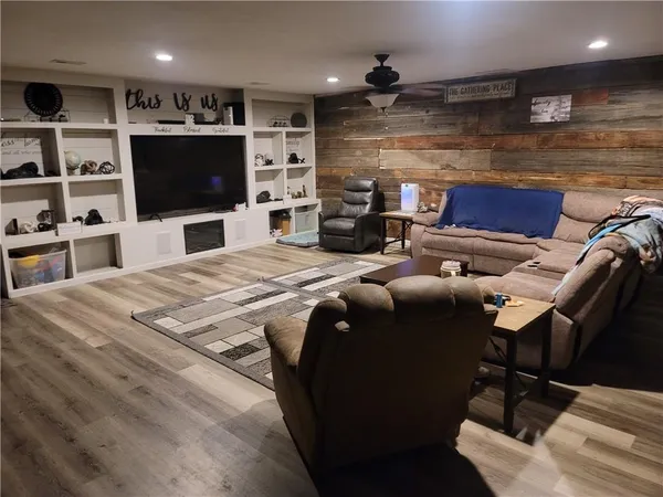 $319,900 | 506 South Washington Street, Maysville, MO 64469