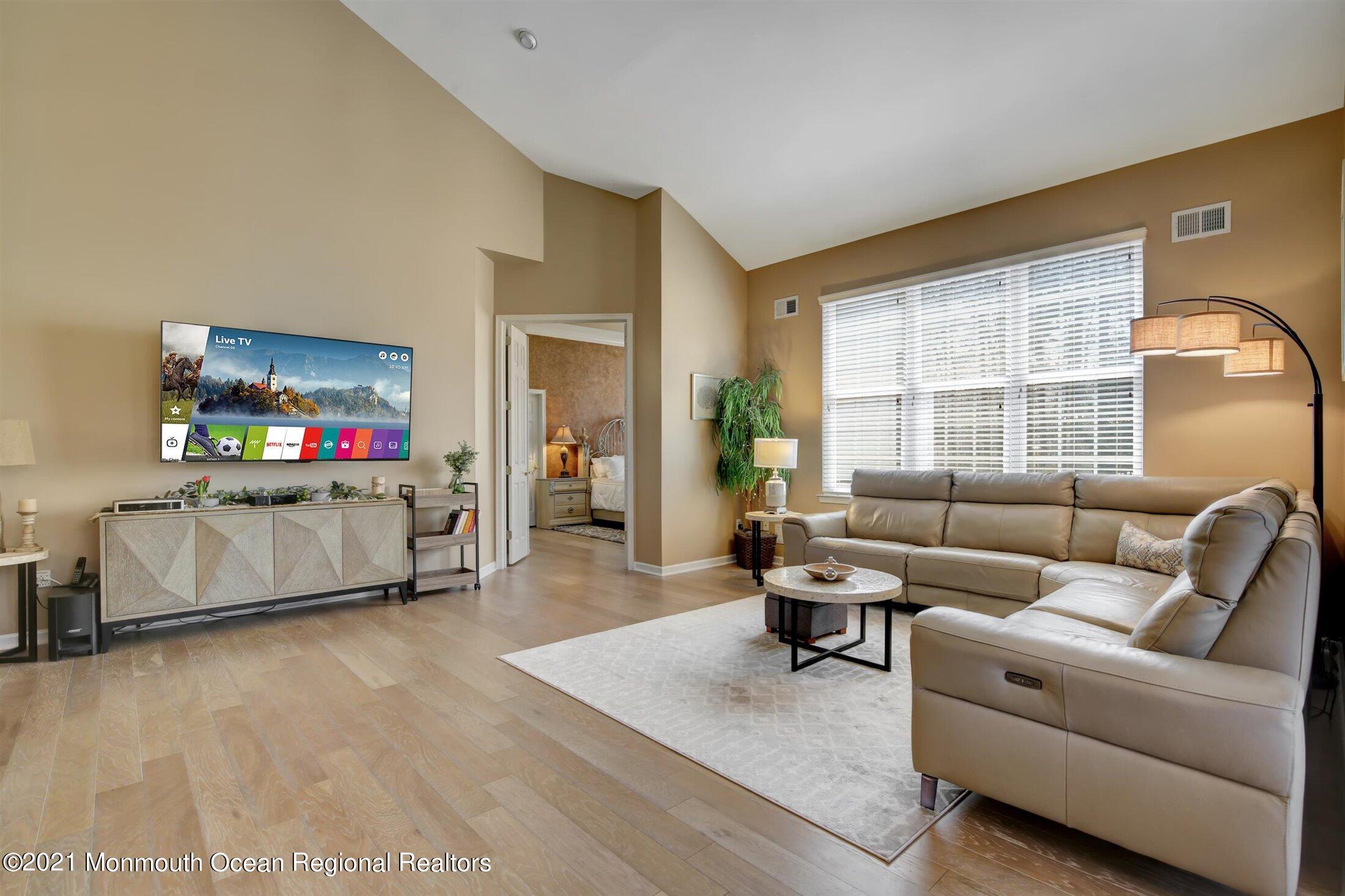 27 Muirfield Road Jackson, NJ 08527 - Photo 13 of 45 13-Family Room