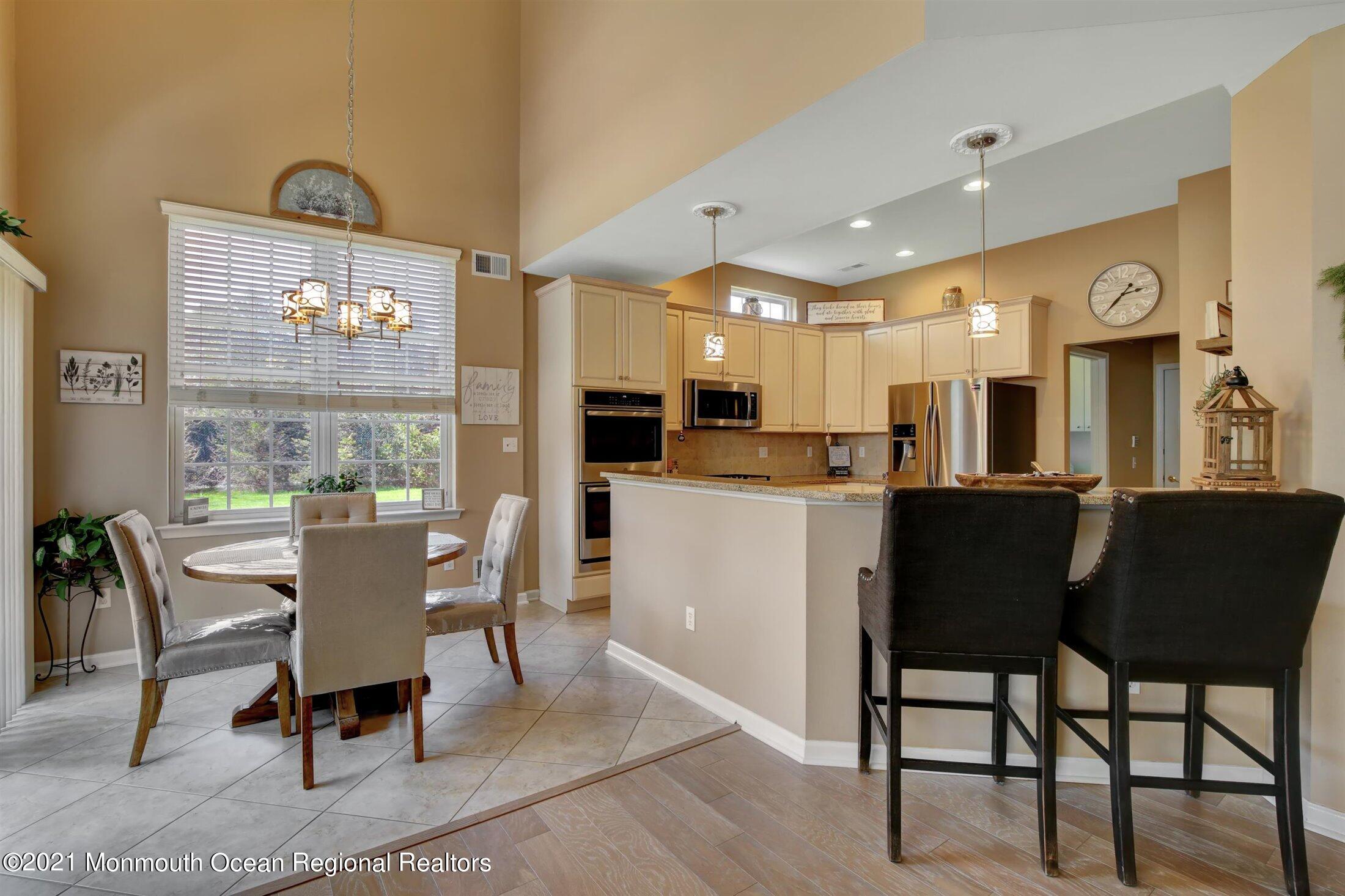 27 Muirfield Road Jackson, NJ 08527 - Photo 14 of 45 14-Kitchen_Breakfast