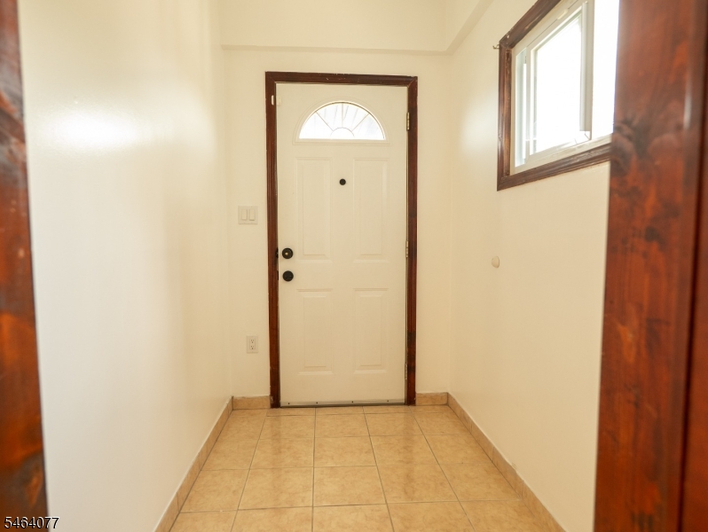 357 Ridgewood Avenue Newark, NJ 07112 - Photo 5 of 33 Gallery Image 5