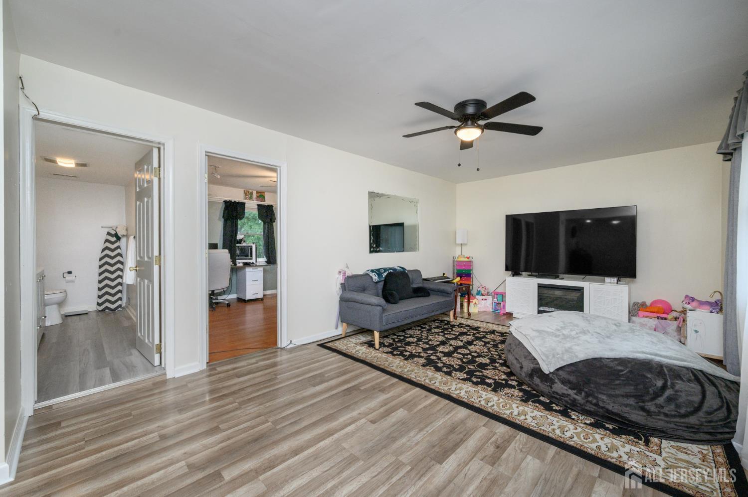 280 Progress Street Riverside, NJ 08075 - Photo 9 of 35 Gallery Image 9