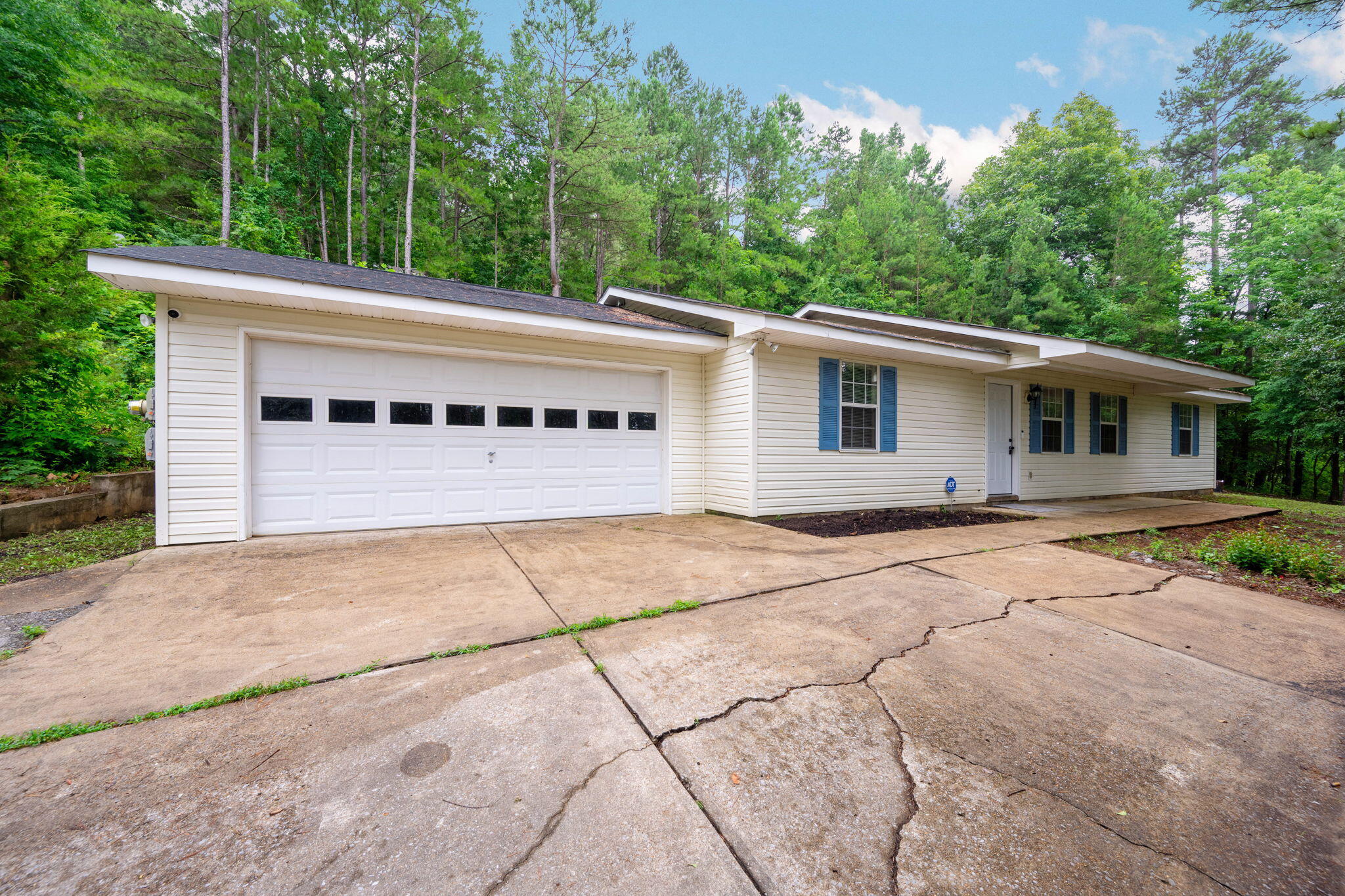 2250 Morris Hill Road Chattanooga, TN 37421 - Photo 1 of 30 1-web-or-mls-DSC_7267