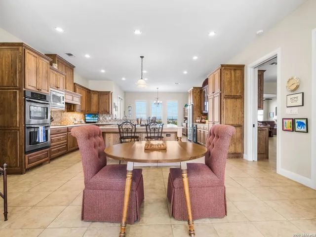 $1,375,000 | 1000 Landmark, Kerrville, TX 78028