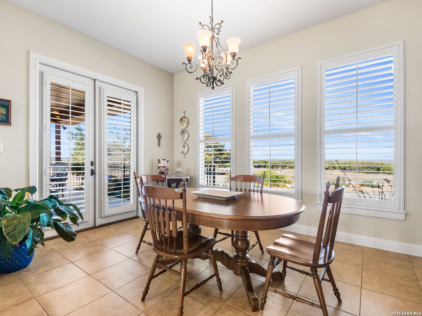 1000 Landmark Kerrville, TX 78028 - Photo 30 of 71 a dining room with furniture and window