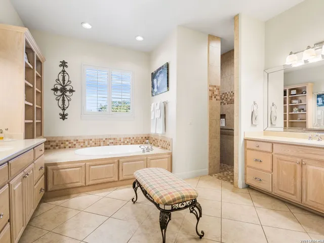 $1,375,000 | 1000 Landmark, Kerrville, TX 78028