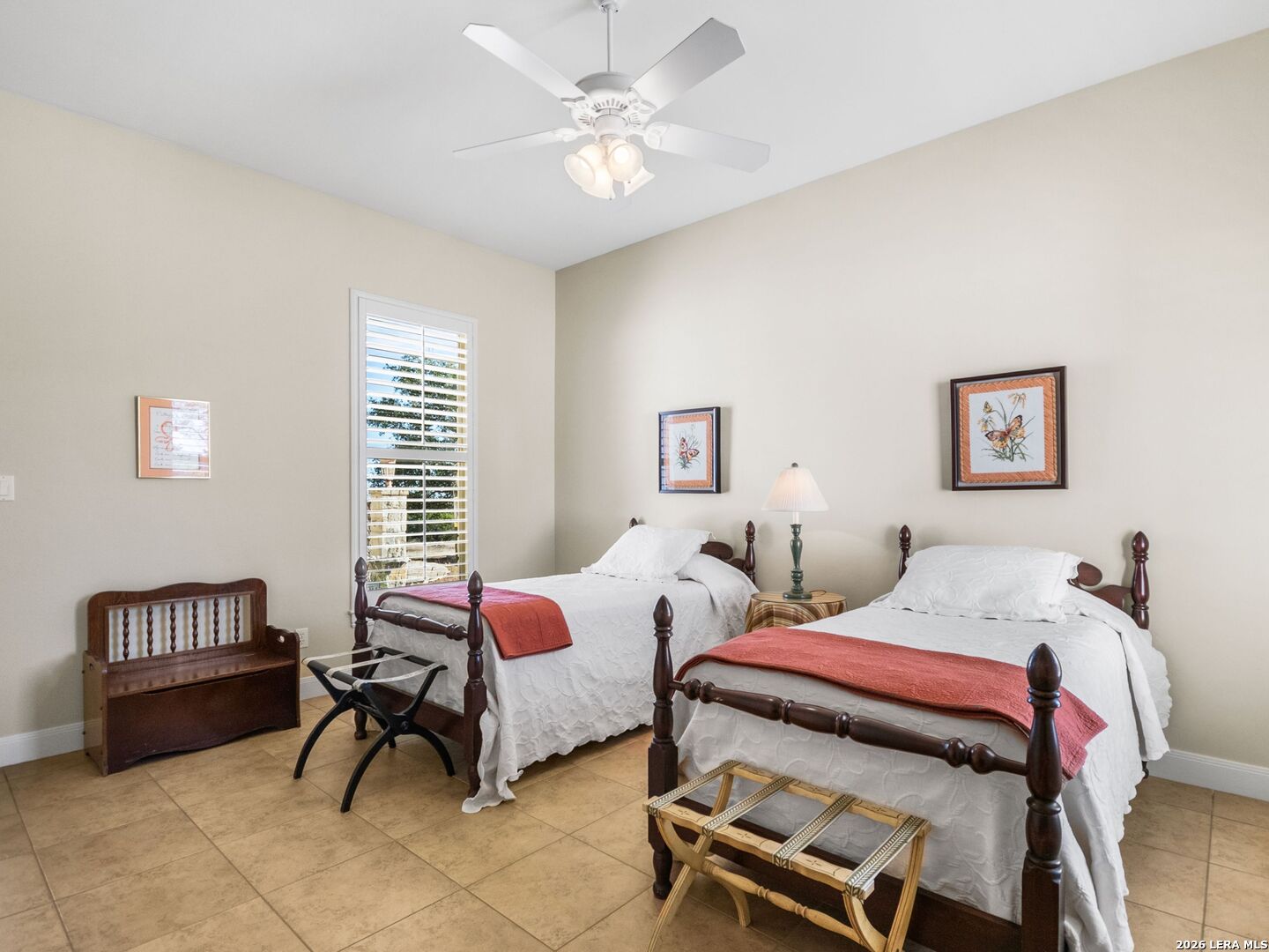 1000 Landmark Kerrville, TX 78028 - Photo 39 of 71 a bedroom with two beds and a couch