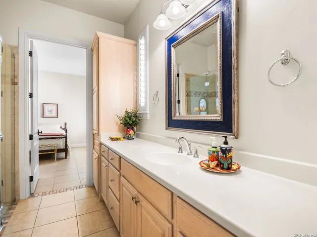 $1,375,000 | 1000 Landmark, Kerrville, TX 78028