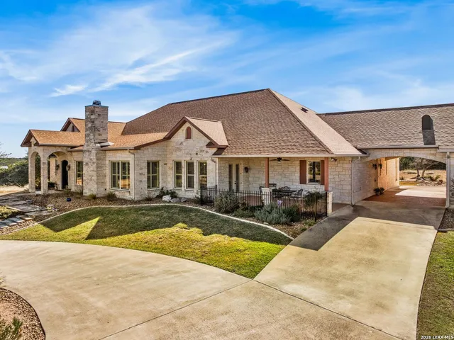 $1,375,000 | 1000 Landmark, Kerrville, TX 78028