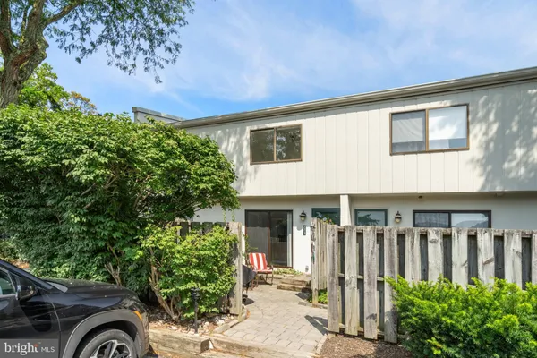 $299,900 | 273 Summit House, Unit 273, West Chester, PA 19382