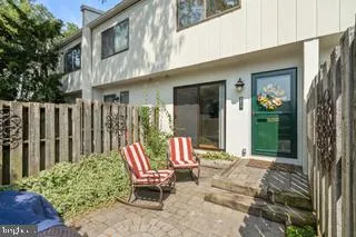 $299,900 | 273 Summit House, Unit 273, West Chester, PA 19382