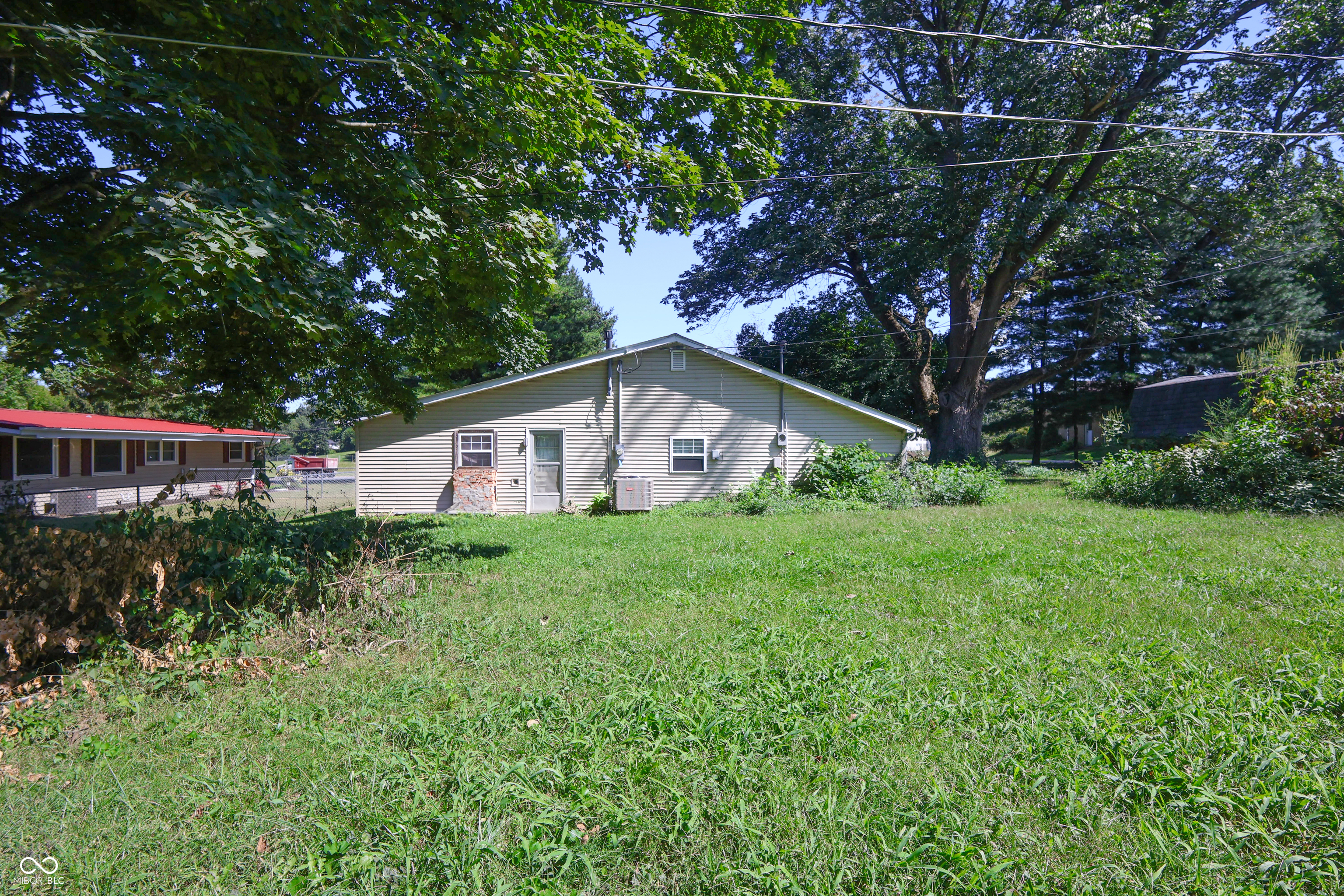 740 North National Road Columbus, IN 47201 - Photo 4 of 14