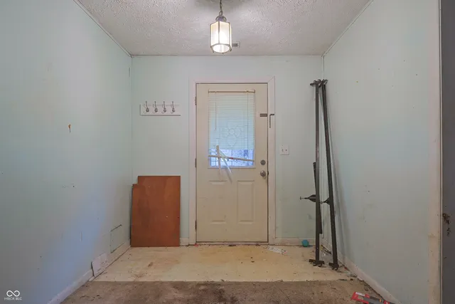 $149,000 | 740 North National Road, Columbus, IN 47201