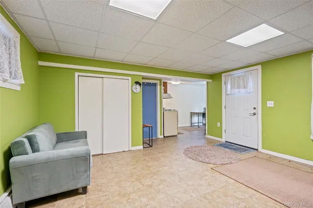 a view of livingroom with furniture
