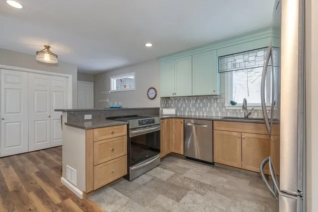 $550,000 | 141 Chase Way, Manchester, NH 03104