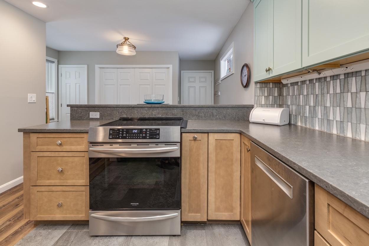 141 Chase Way Manchester, NH 03104 - Photo 17 of 51