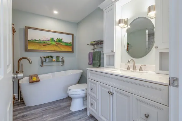 $550,000 | 141 Chase Way, Manchester, NH 03104