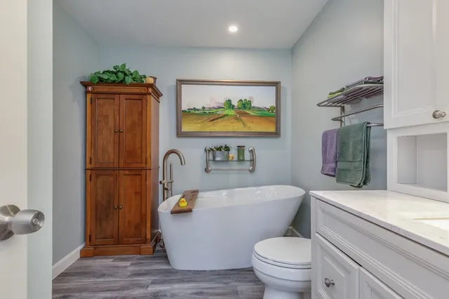 $550,000 | 141 Chase Way, Manchester, NH 03104