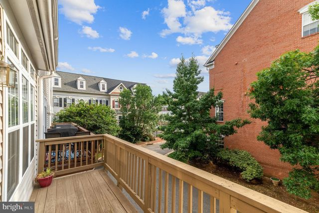 $780,000 | 5126 Knapp Place, Alexandria, VA 22304