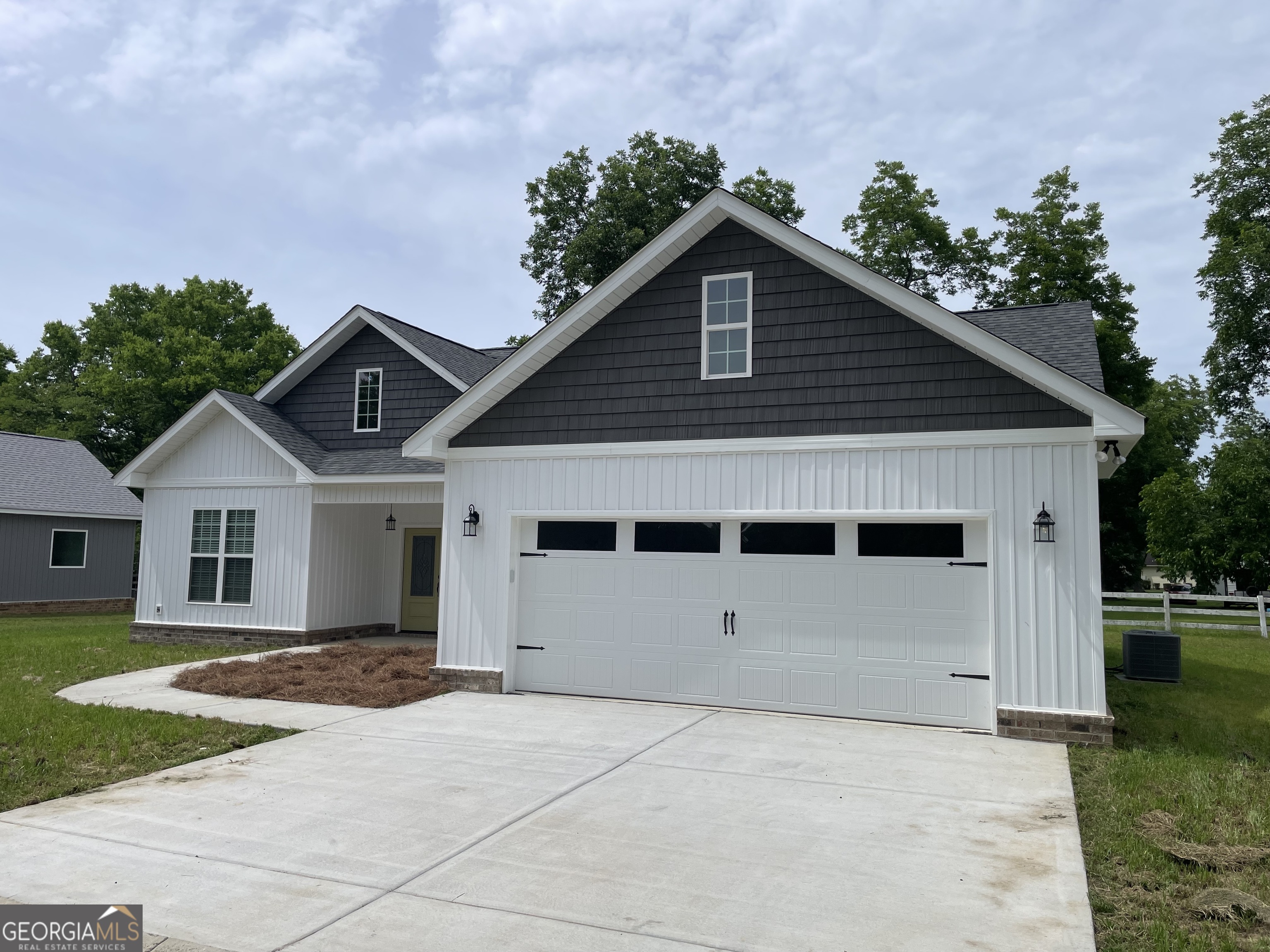 116 Pecan Street Cochran, GA 31014 - Photo 2 of 17