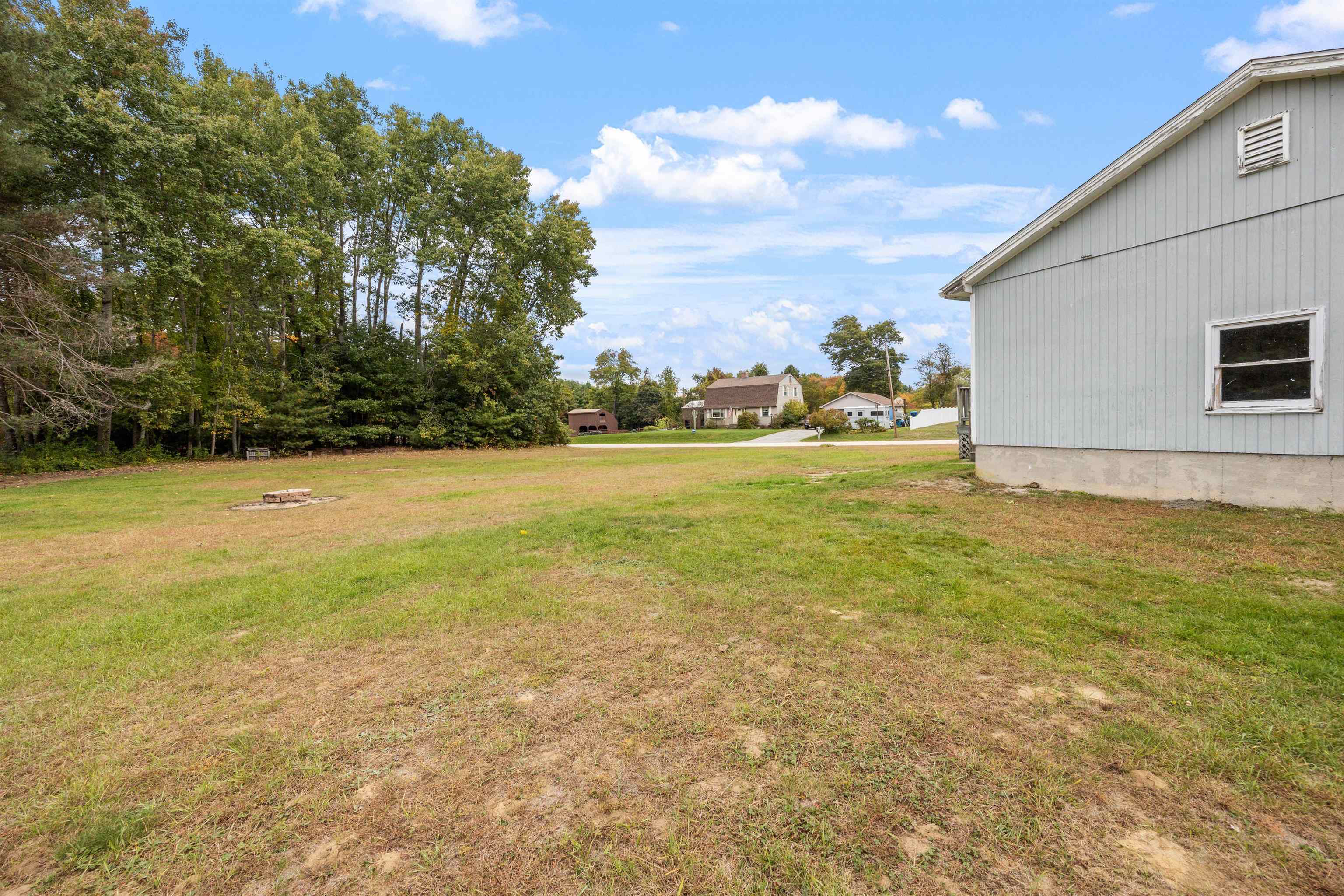 14 Circle Drive Hudson, NH 03051 - Photo 3 of 22