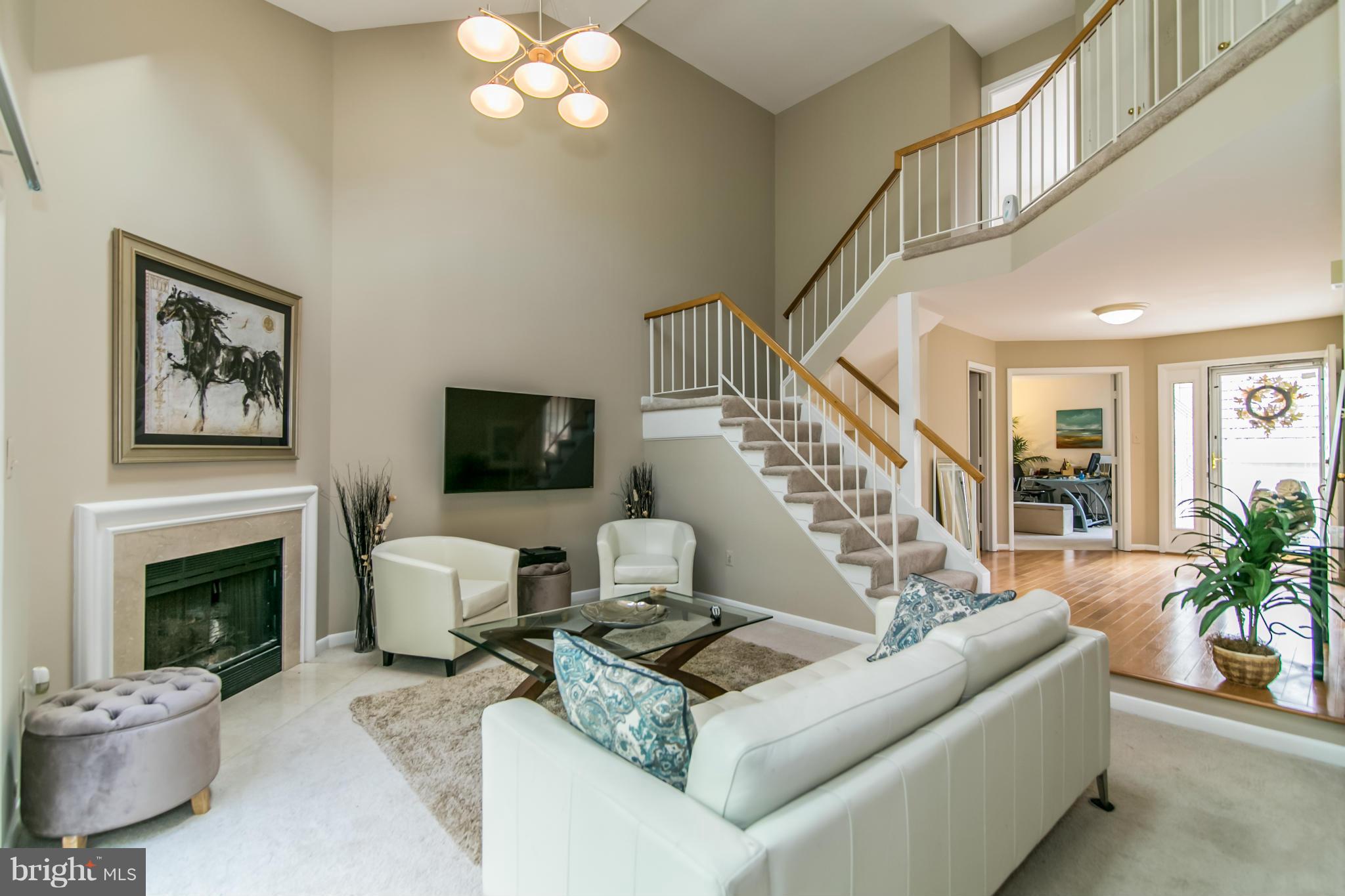 1327 Wedgewood Manor Way Reston, VA 20194 - Photo 11 of 29 Family Room