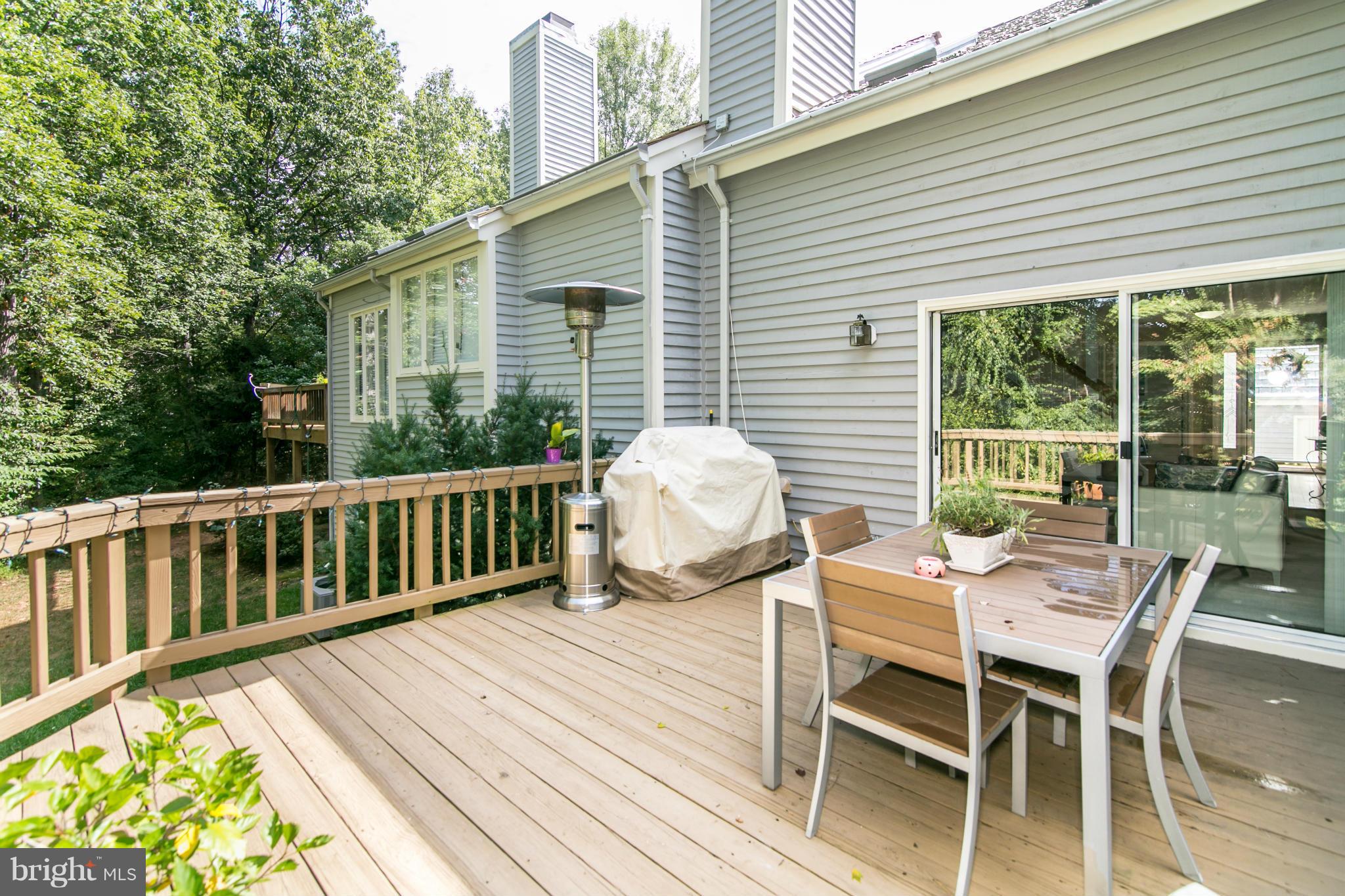 1327 Wedgewood Manor Way Reston, VA 20194 - Photo 16 of 29 Deck