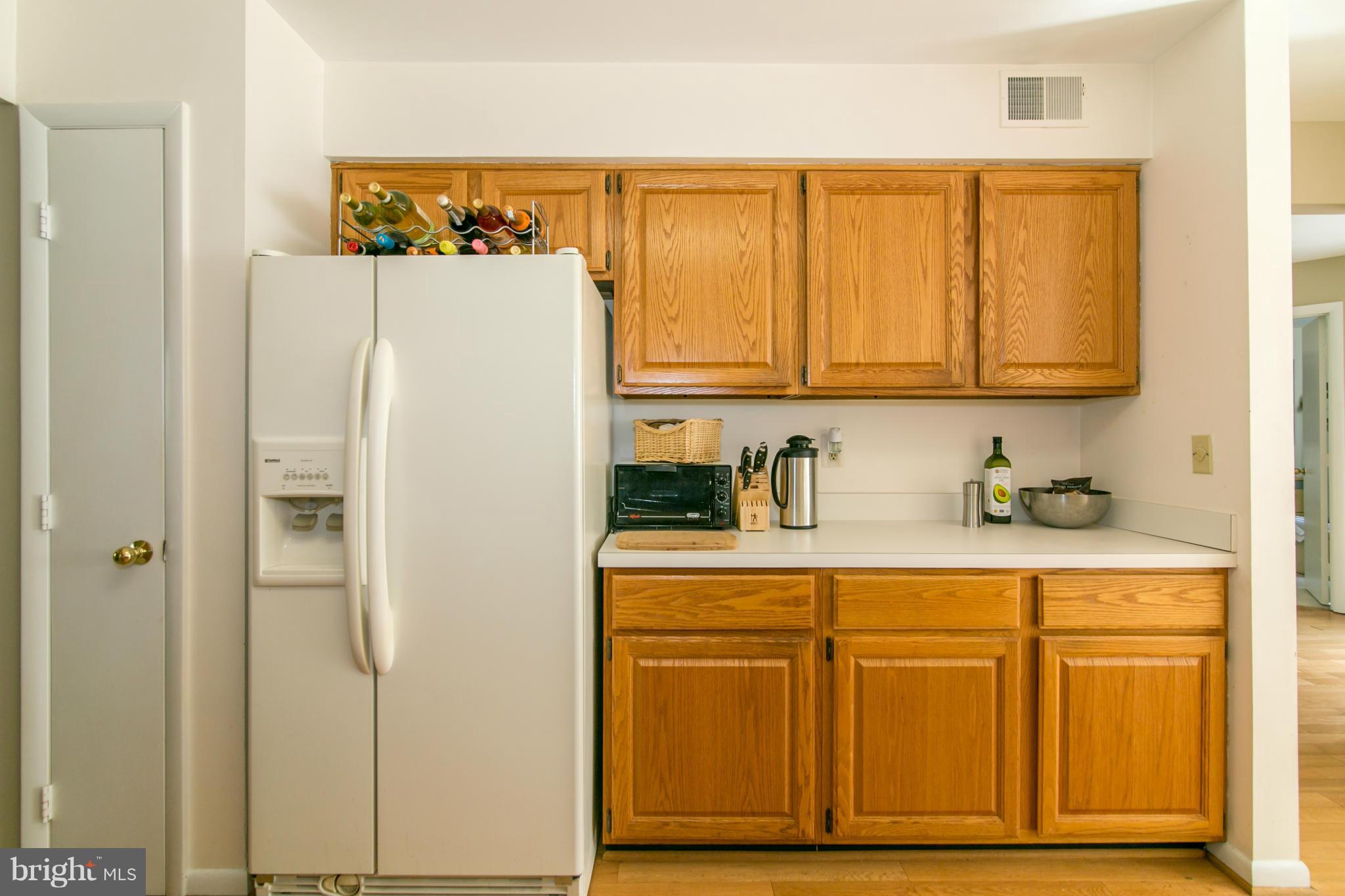 1327 Wedgewood Manor Way Reston, VA 20194 - Photo 8 of 29 Kitchen