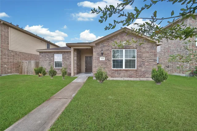 $2,295 | 2524 Watersail Drive, Texas City, TX 77568