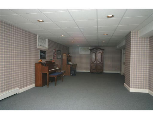 38 Ridge Road Westwood, MA 02090 - Photo 13 of 28 Gallery Image 13