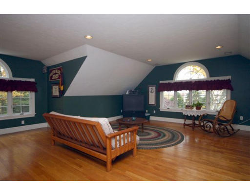 38 Ridge Road Westwood, MA 02090 - Photo 21 of 28 Gallery Image 21