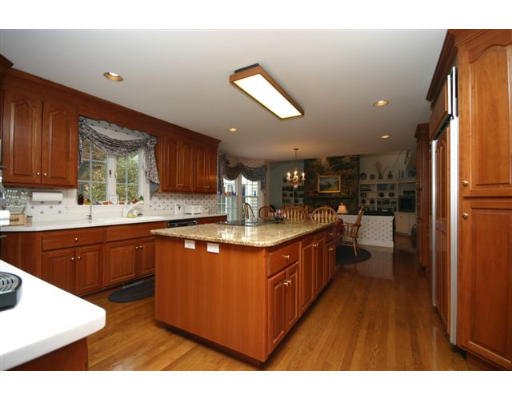 38 Ridge Road Westwood, MA 02090 - Photo 6 of 28 Gallery Image 6