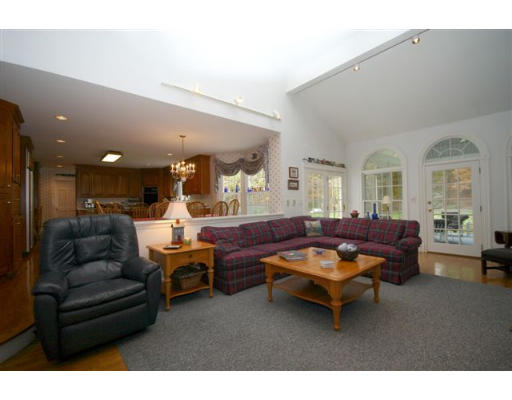 38 Ridge Road Westwood, MA 02090 - Photo 10 of 28 Gallery Image 10