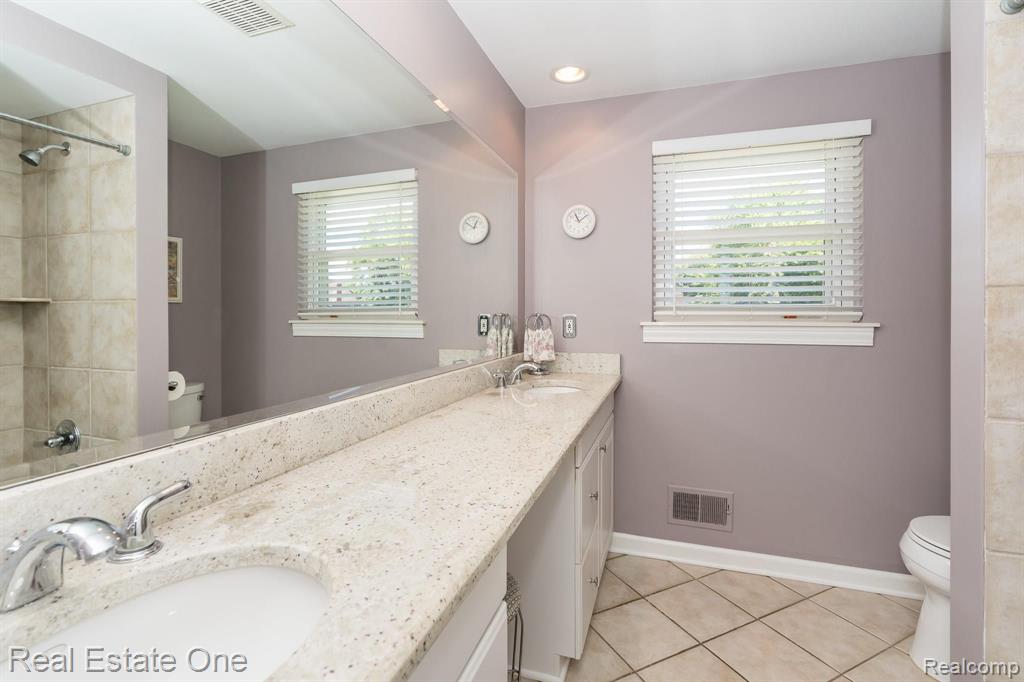 3028 Baypoint Drive Rochester Hills, MI 48309 - Photo 24 of 40